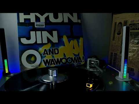 현진영과 와와 - 현진영과 와와 1집 앨범 커버 (1990)